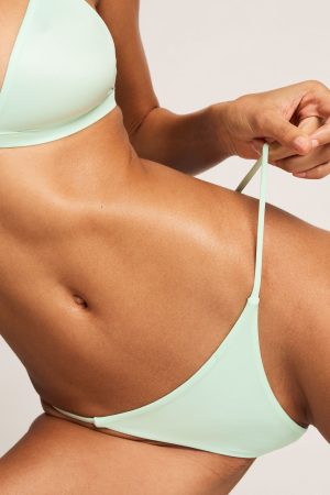 Glacé String Thong in Bay